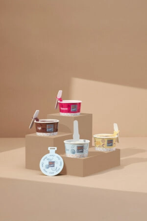 Pot à glace personnalisé. Idéal pour présenter vos glaces avec style et aux couleurs de votre marque.