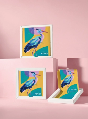 Boîte trottoir personnalisée en carton souple, élégante et légère, idéale pour sublimer et protéger vos chocolats tout en valorisant l’identité de votre marque.