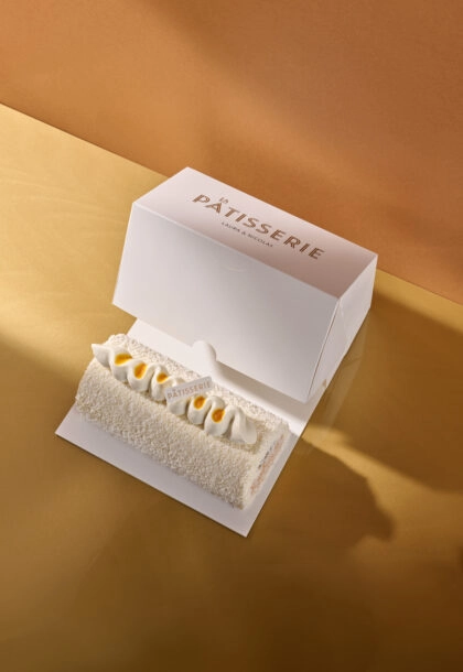 Boîte à bûche personnalisée, design élégant et protection optimale pour gâteau"