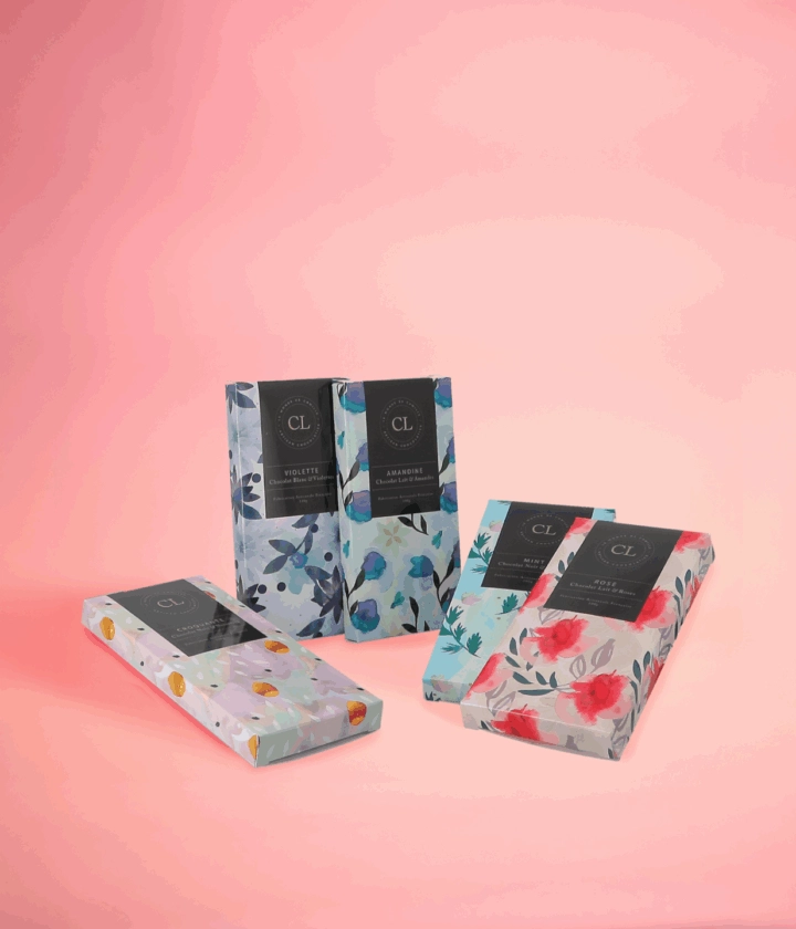 Emballage tablette en carton personnalisable pour chocolats, avec finitions haut de gamme et impression sur mesure.