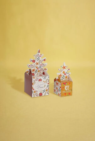 Boîte cube sapin festive personnalisée, emballage élégant pour chocolats et douceurs de Noël