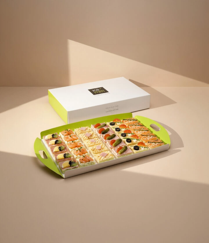 Plateau rainé personnalisable pour une présentation élégante et un emballage pâtissier à l’image de votre marque.