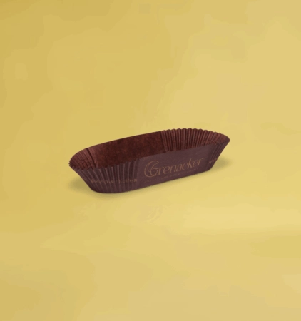 Caissette plissée personnalisée, idéale pour la présentation en vitrine de pâtisseries et gâteaux individuels, disponible en plusieurs tailles.