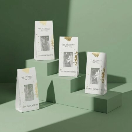 Sachet SOS personnalisé avec logo et design sur mesure, utilisé pour emballer des créations sucrées.