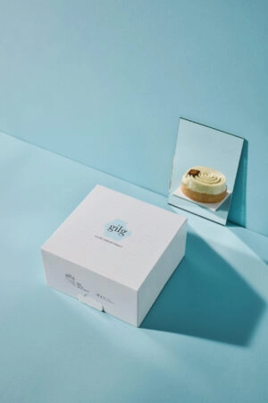 Boîte pâtissière personnalisée – emballage élégant et protecteur pour pâtisseries et desserts raffinés.