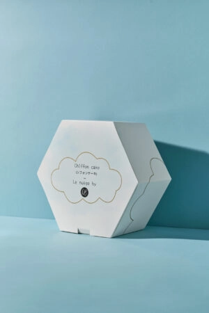 Boîte à cake personnalisée, élégante et robuste, idéale pour sublimer et protéger vos créations pâtissières.