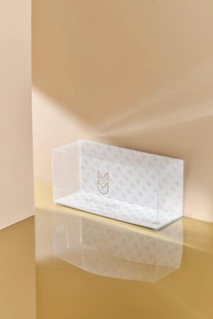 Boîte à cake personnalisée, élégante et robuste, idéale pour sublimer et protéger vos créations pâtissières.