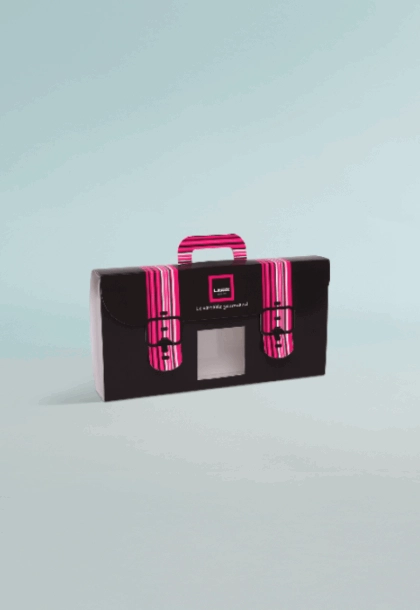 Fourreau boîte transparente personnalisable mettant en valeur les créations artisanales, packaging élégant pour confiseries, assortiments et éditions spéciales.