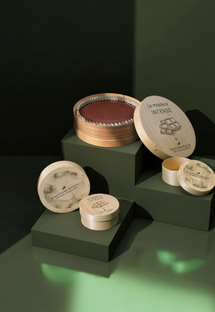Boîte en bois alimentaire personnalisée avec logo, idéale pour la présentation et l'emballage de produits fins, sucrés ou salés.