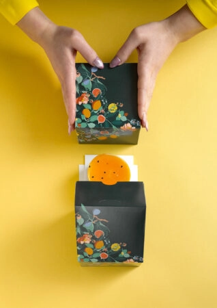 Boîte pâtissière personnalisée – emballage élégant et protecteur pour pâtisseries et desserts raffinés.