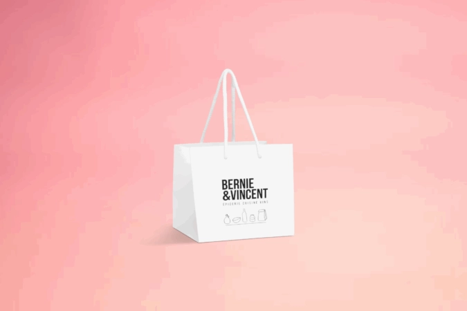 Sac luxe personnalisé avec poignées, idéal pour sublimer le packaging de chocolats, confiseries ou produits gourmets, avec impression du logo et visuel de marque.