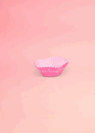 Caissette plissée personnalisée, idéale pour la présentation en vitrine de pâtisseries et gâteaux individuels, disponible en plusieurs tailles.