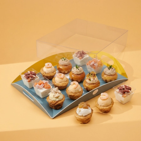 Plateau rainé personnalisable pour une présentation élégante et un emballage pâtissier à l’image de votre marque.