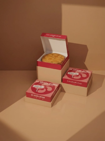 Boîte pâtissière personnalisée – emballage élégant et protecteur pour pâtisseries et desserts raffinés.