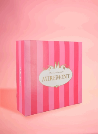 Boîte pâtissière personnalisée – emballage élégant et protecteur pour pâtisseries et desserts raffinés.