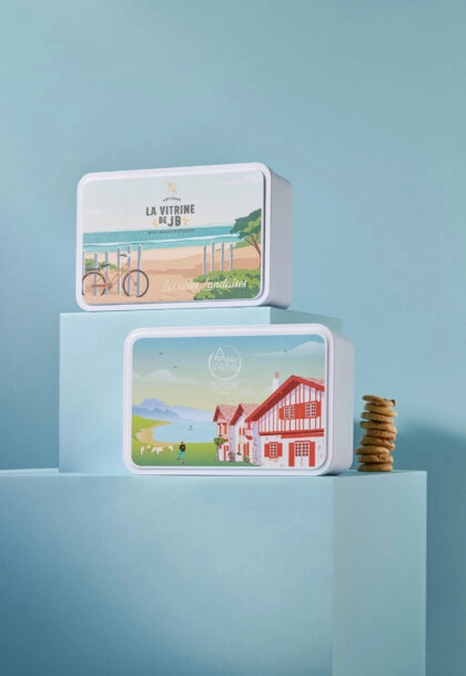Boîte métal personnalisée avec design élégant, idéale pour emballer et valoriser des créations sucrées.
