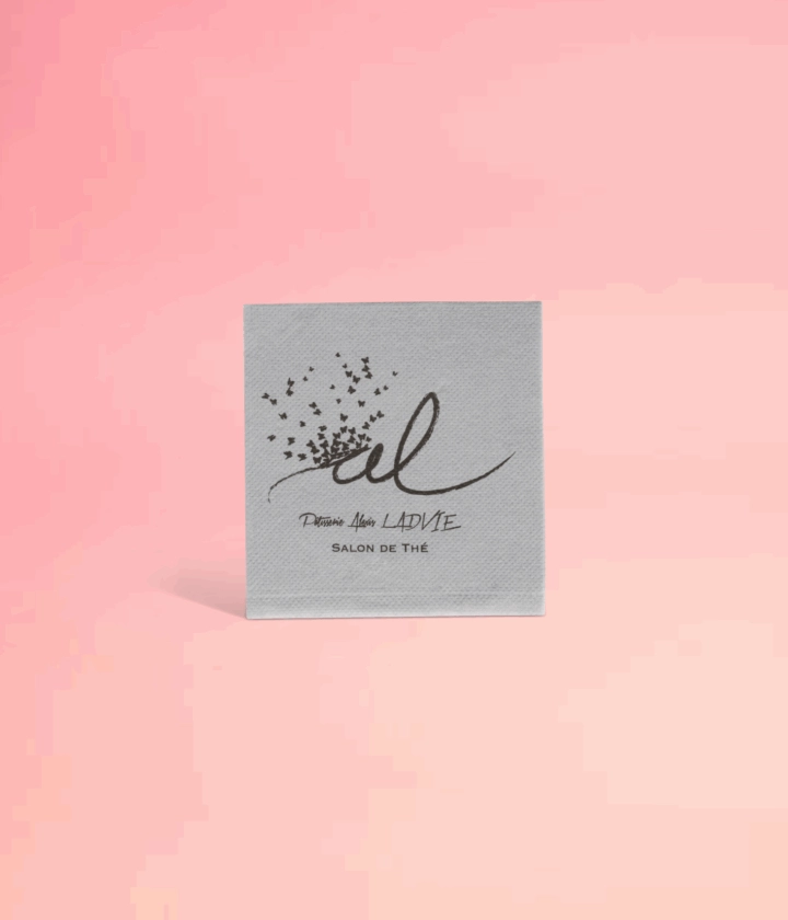 Serviette personnalisée avec logo, idéale pour les professionnels de la restauration, les événements ou la vente à emporter.