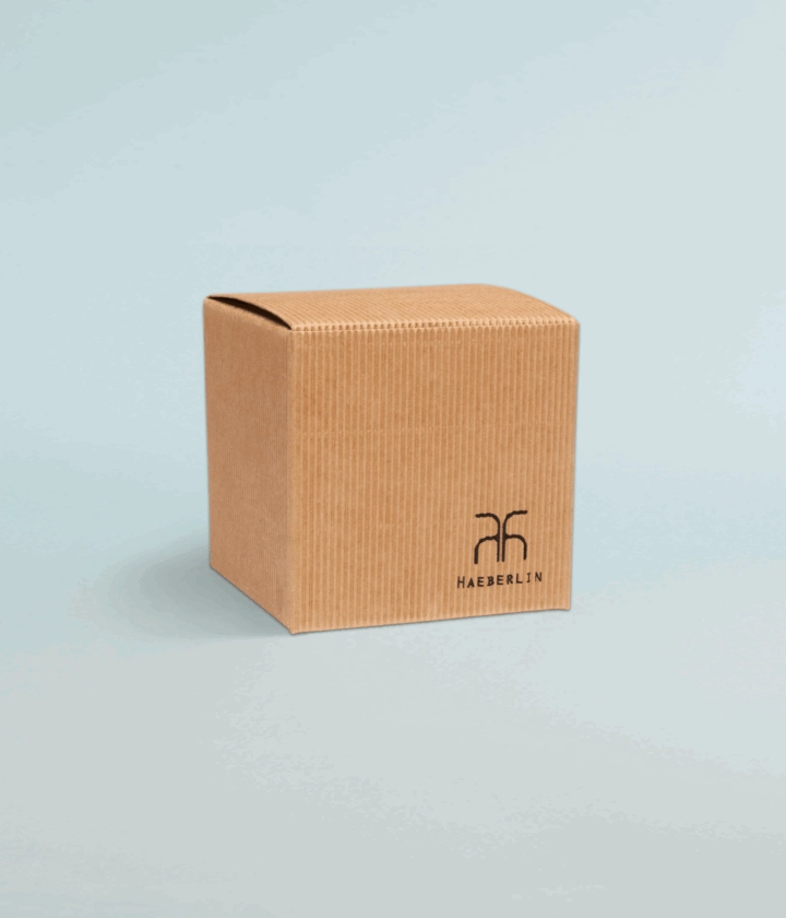 Boîte en carton ondulé personnalisée, résistante et légère, idéale pour l’emballage et le transport sécurisé de produits variés.