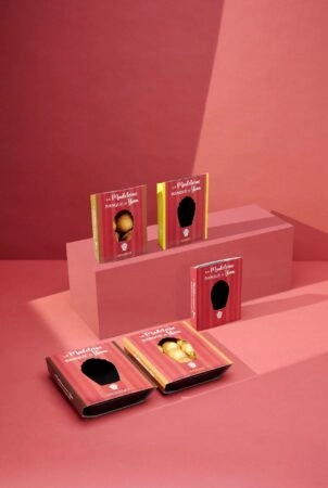 Barquette avec bague personnalisée, idéal pour le transport et la protection de préparations sucrées et salées en vente à emporter, en restauration rapide ou lors d’événements.