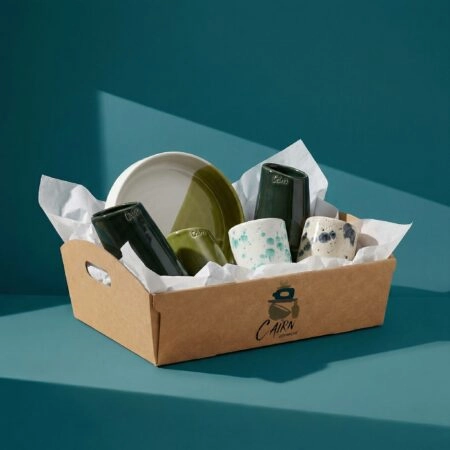Corbeille personnalisée pour paniers garnis et cadeaux alimentaires, conçue pour regrouper et présenter plusieurs produits alimentaires dans un emballage pratique, solide et adapté aux assortiments.
