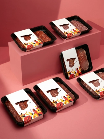 Barquette avec bague personnalisée, idéal pour le transport et la protection de préparations sucrées et salées en vente à emporter, en restauration rapide ou lors d’événements.