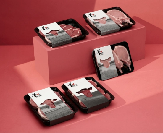 Barquette avec bague personnalisée, idéal pour le transport et la protection de préparations sucrées et salées en vente à emporter, en restauration rapide ou lors d’événements.